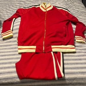 Lightly used women’s track suit size 2XL
